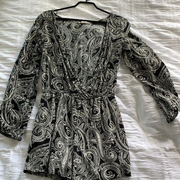 Black and white romper - Picture 1 of 2